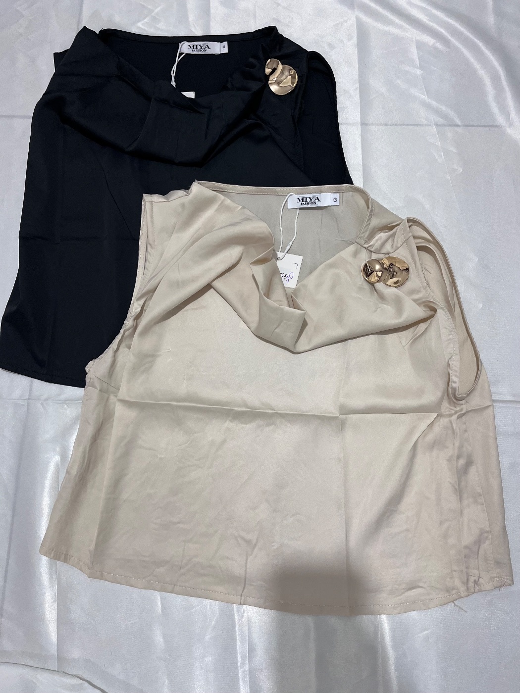 Blusa com detalhe no ombro