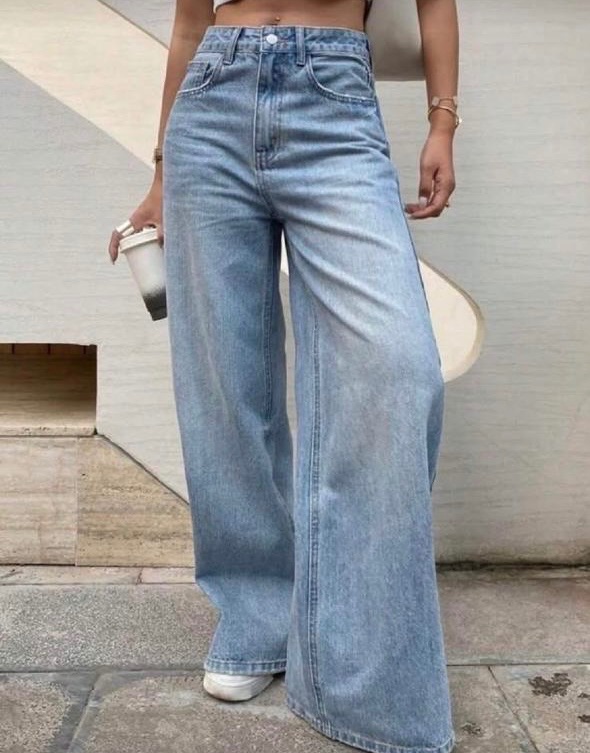 calça na cor jeans