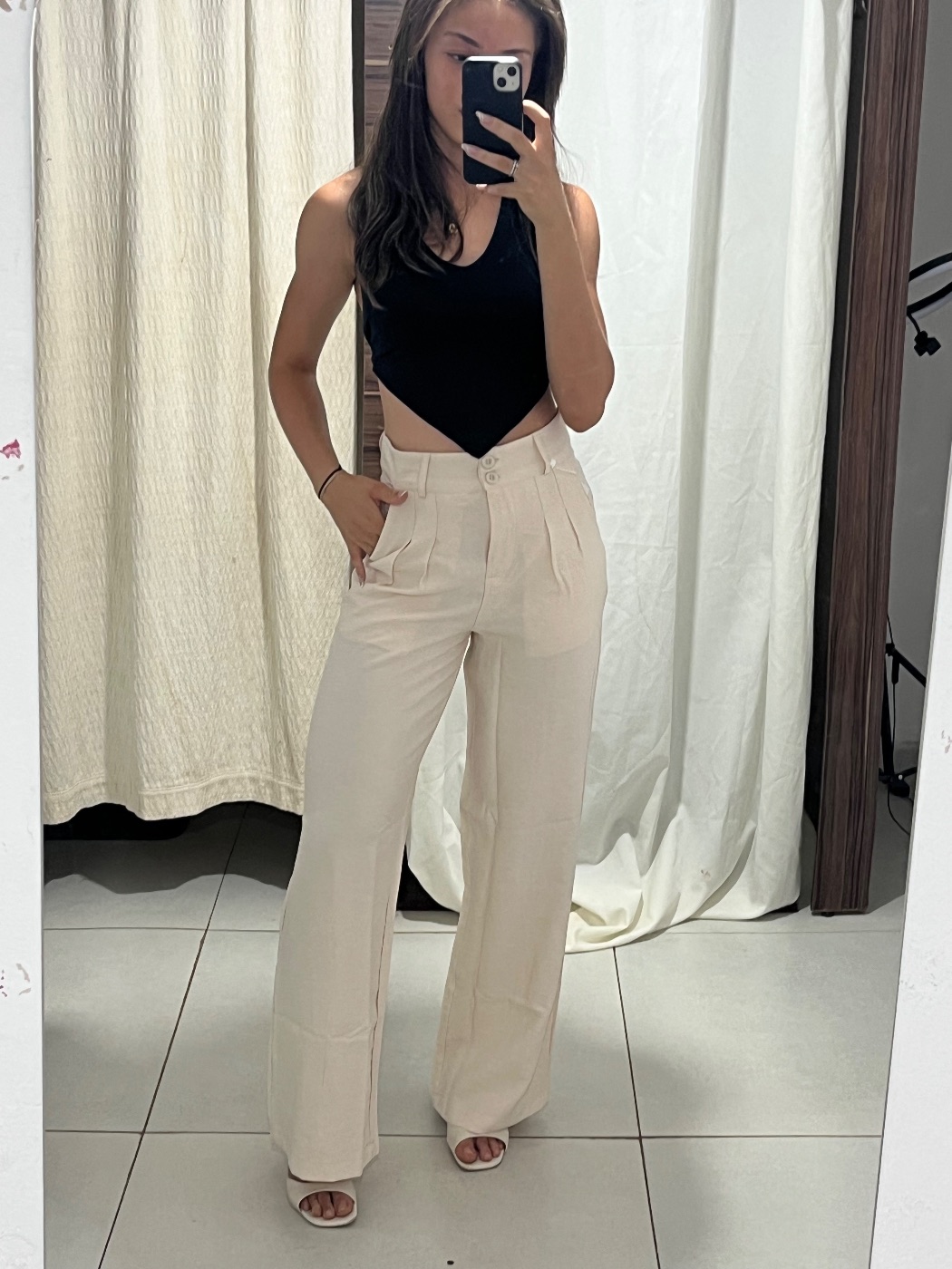 Calça Wide Leg Off-white Cós Alto