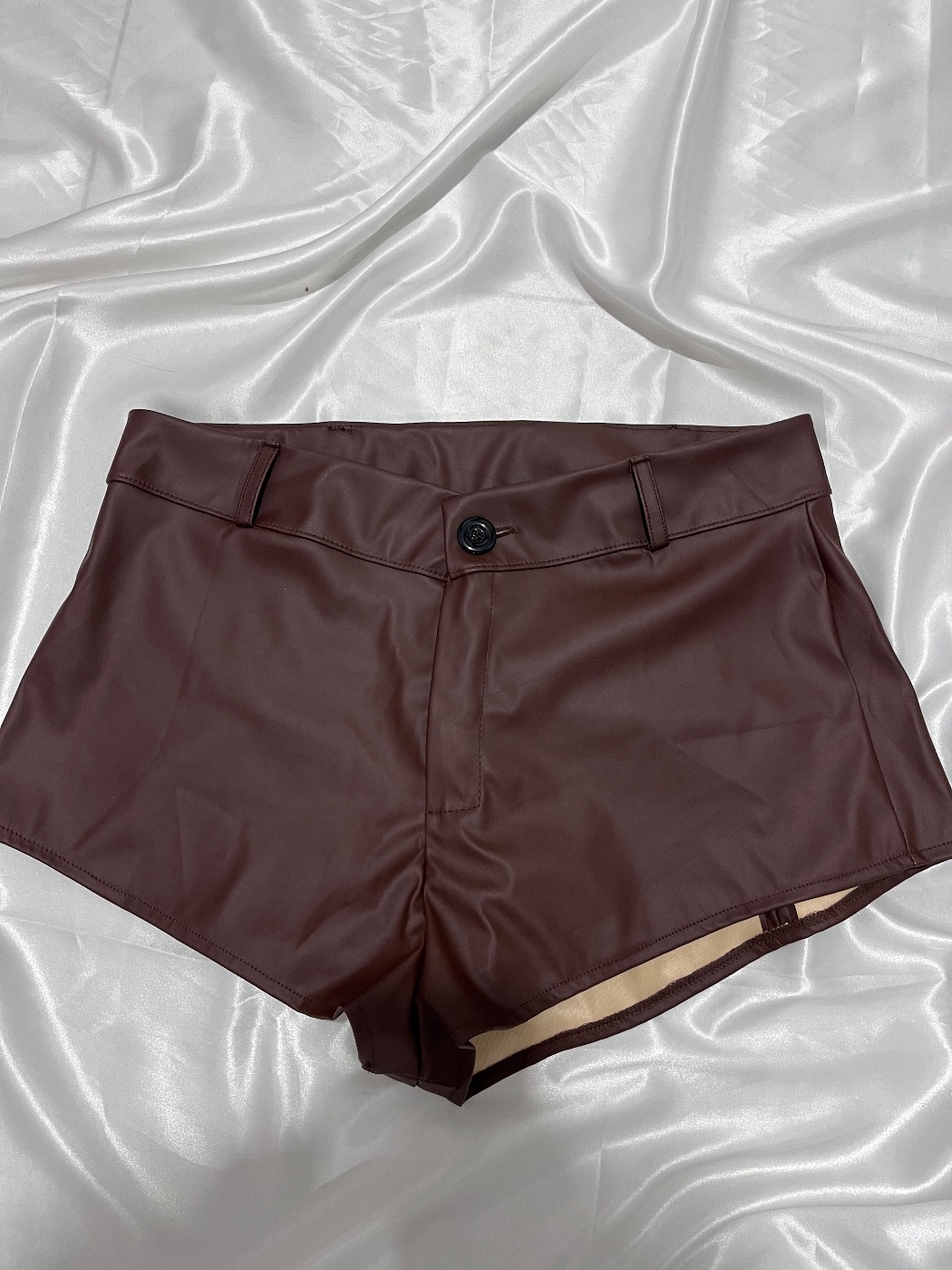 Shorts Marrom com Botão