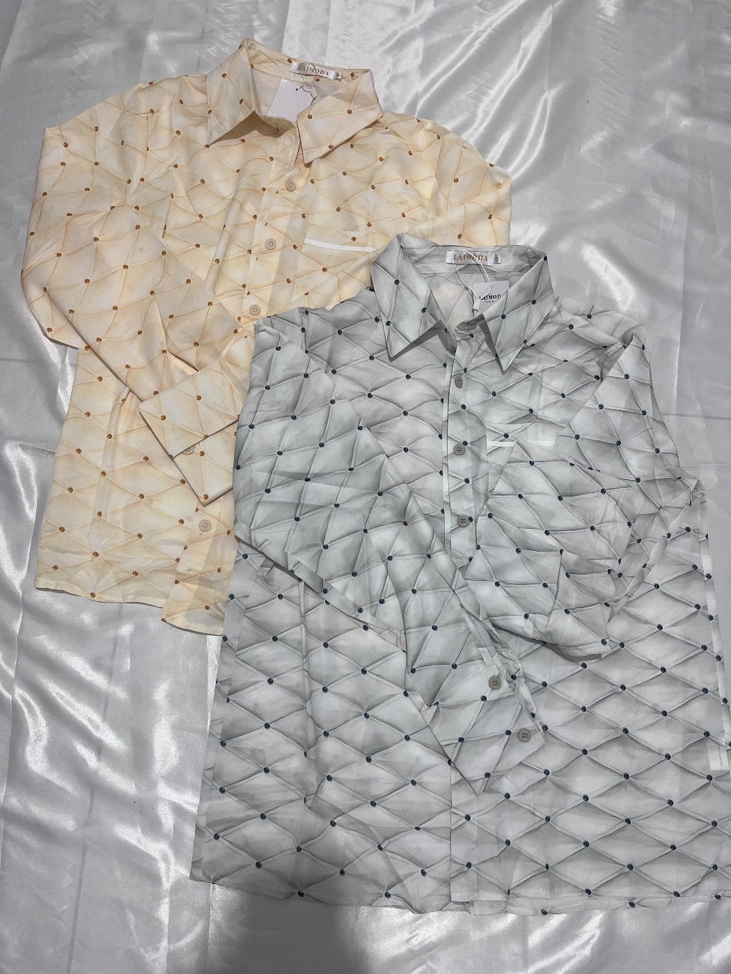 Blusa Estampada Geométrica Bege (foto 2)
