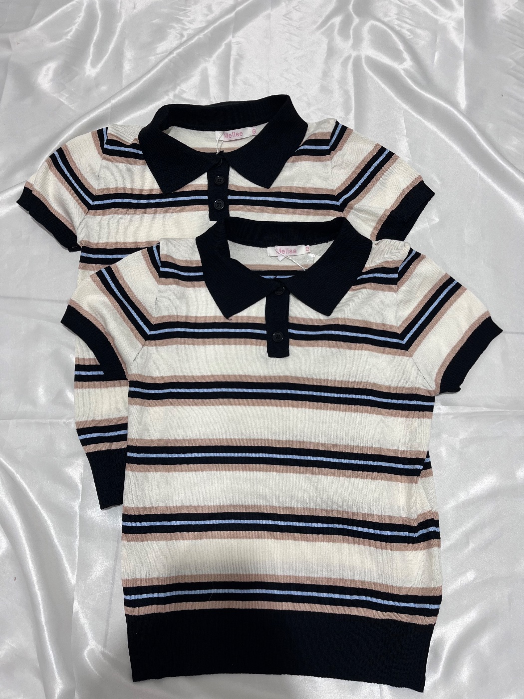Camisa Polo Listrada Off-white e Preto