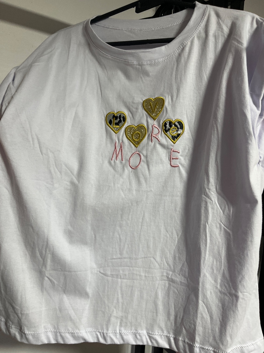 blusa com várias estampas na cor branco (foto 2)