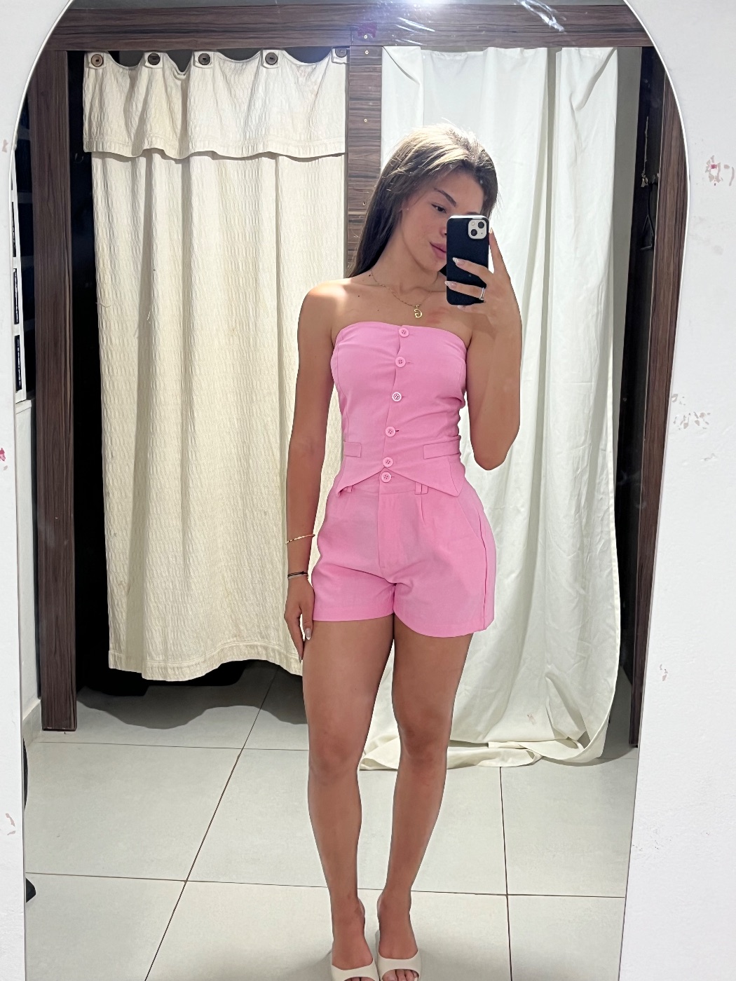 conjunto na cor rosa